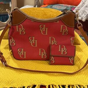 Dooney& Bourke red signature handbag with wallet